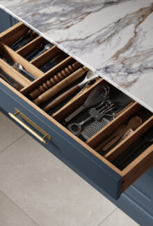 25 OMEGA S01 IN FRAME KITCHEN DRAWER F03