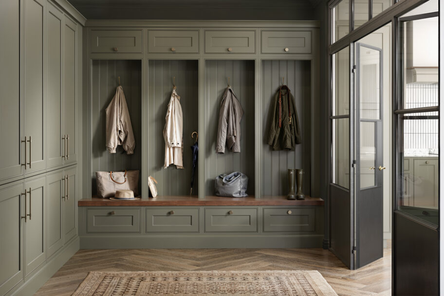 25 OMEGA BESPOKE S01 FERN GLADE CASHMERE BOOTROOM F01