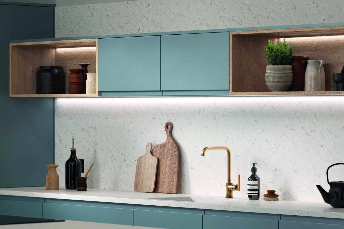 In Line Painted Spitfire Blue bridging cameo