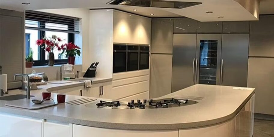 G shaped ktichen white counters jpg