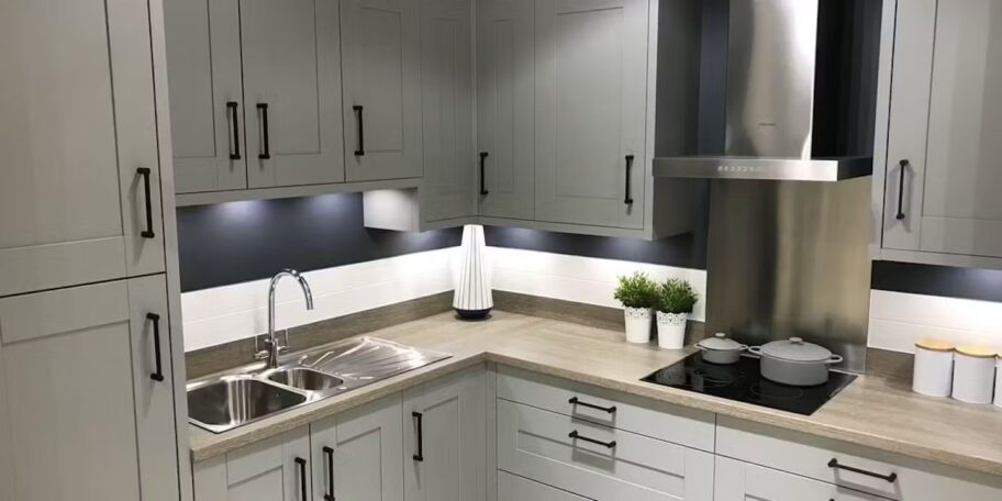 Chippendale Small White jpg