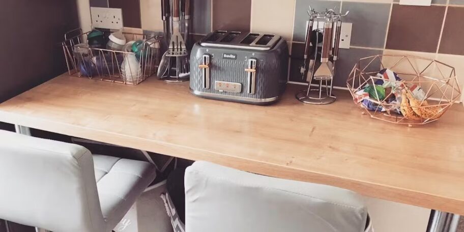 Breakfast bar wall fixed table jpg