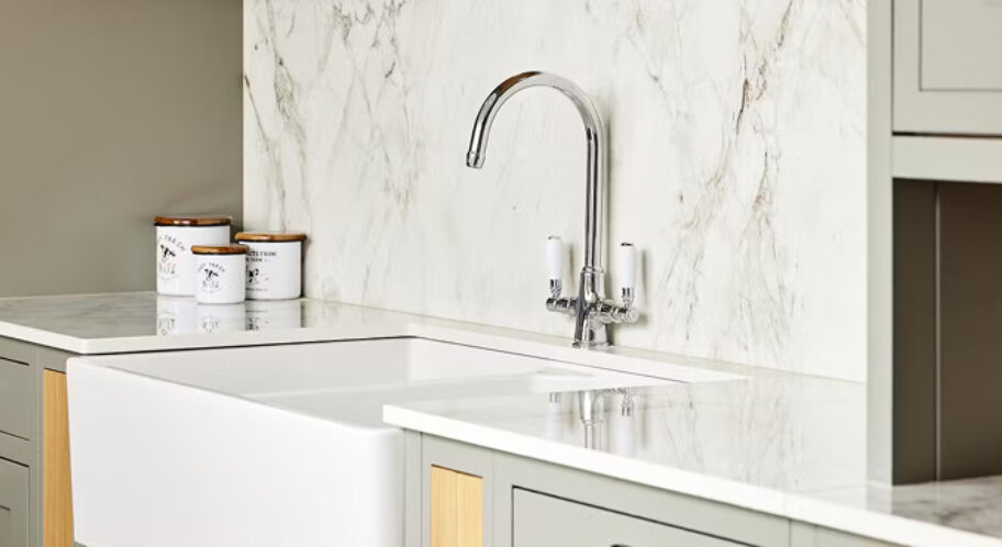 Design features sink tap