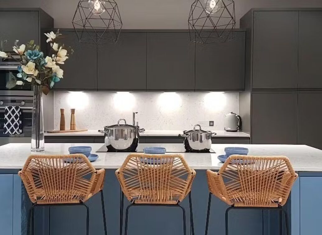 English Rose Blue Plates jpg